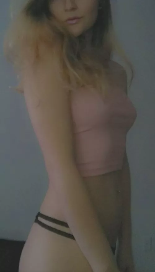 I think pink is a good color on me :)