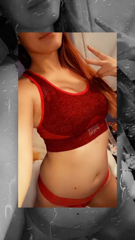 I think red is a good color on me, what do you think?😋