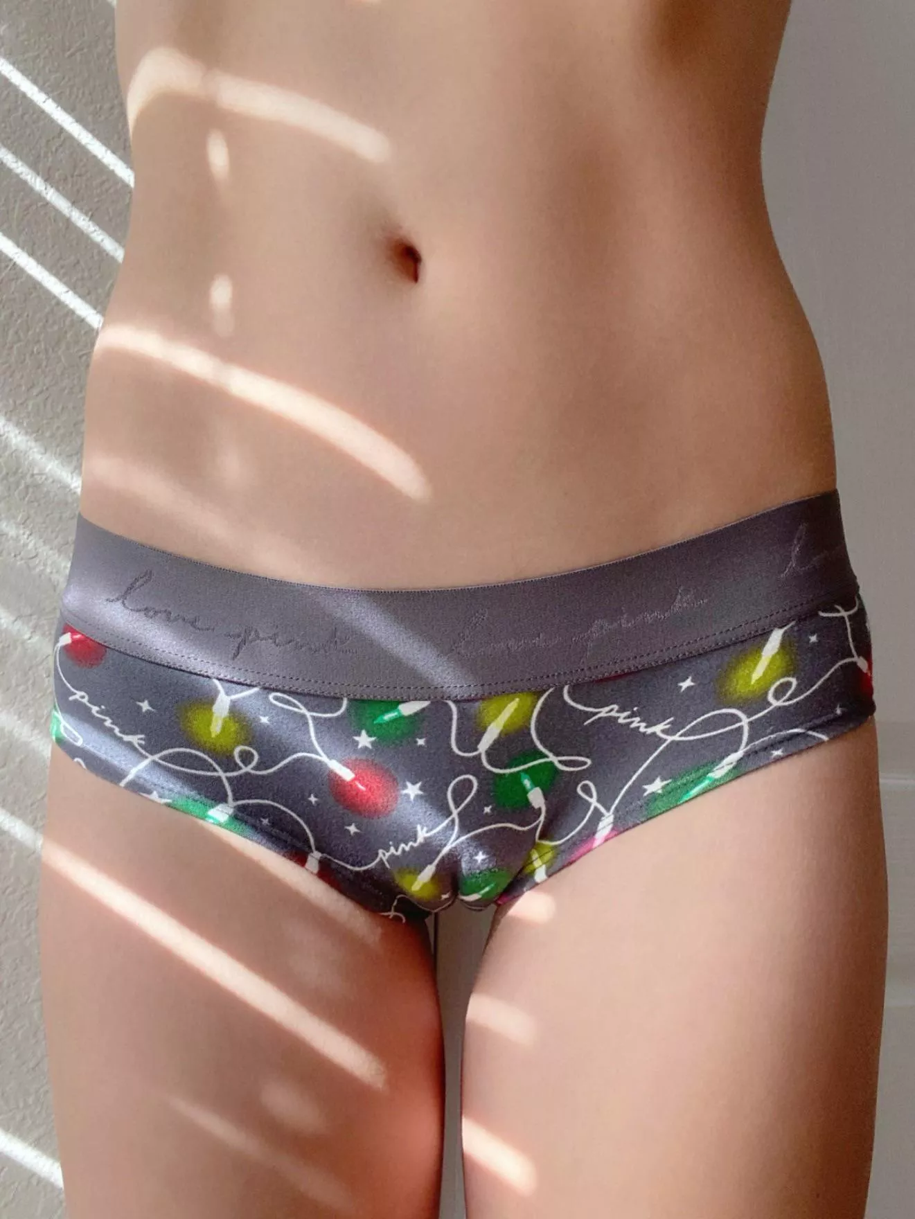 I think the panties could be tighter… 😜