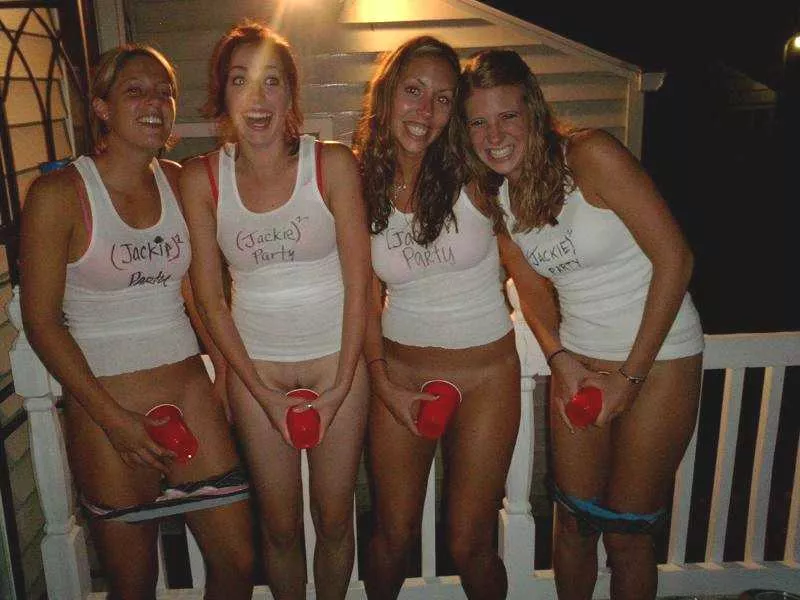 I think their pussies can listen to each other