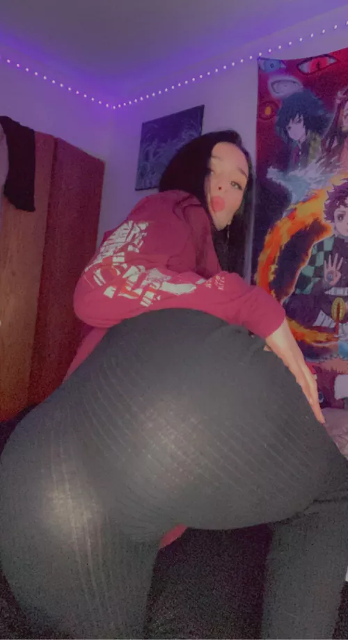 I think these leggings may be a bit see through… oops [F] [23]