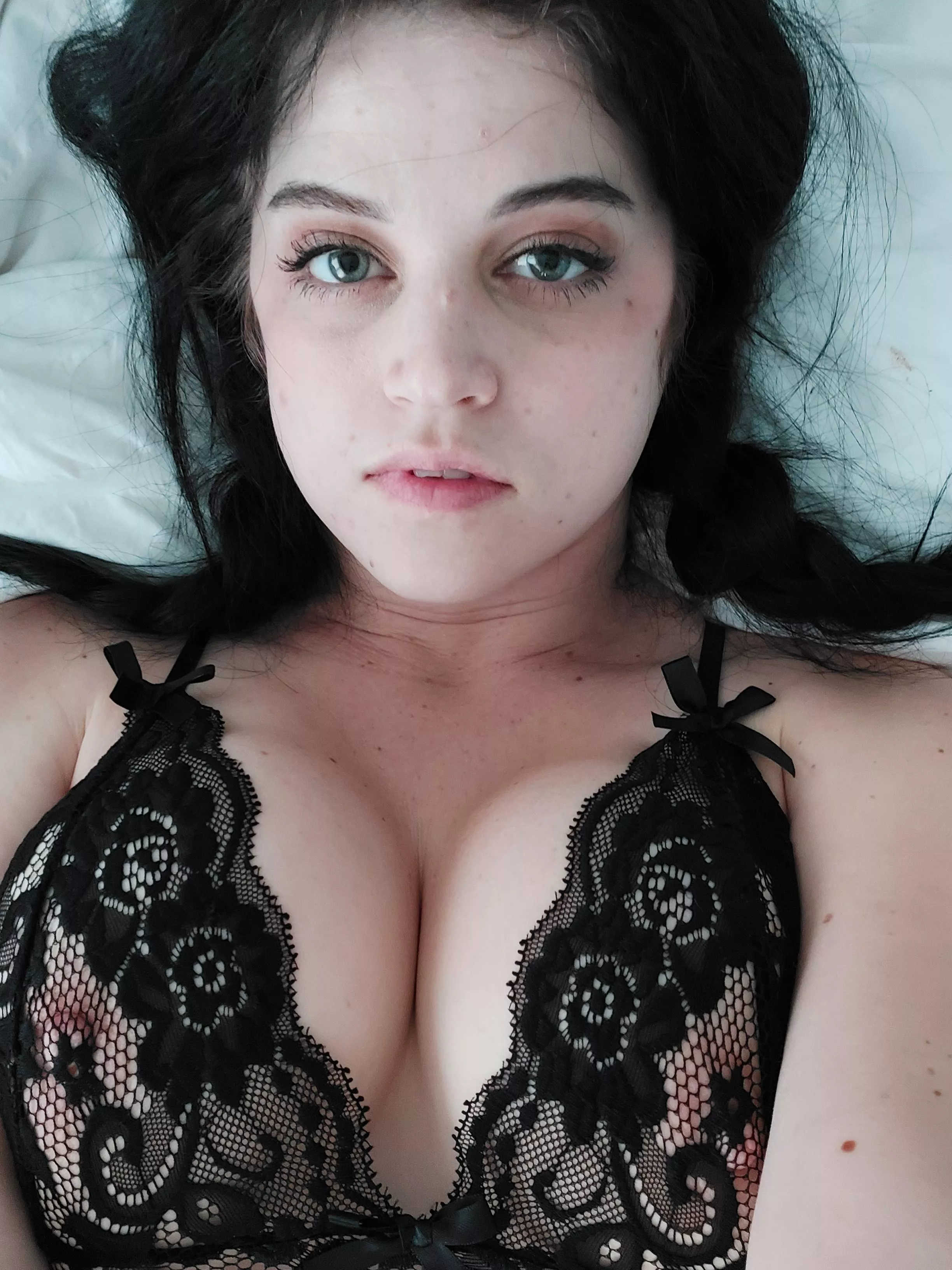 I think they change color. But here are my Grey/blue/green eyes.