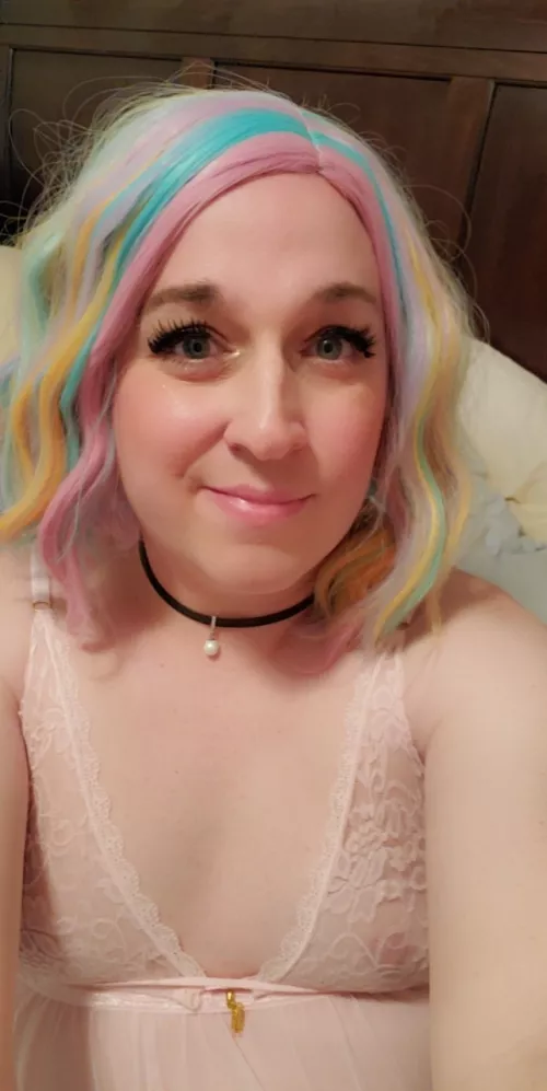 I think this cute pink babydoll looks good on me 😳