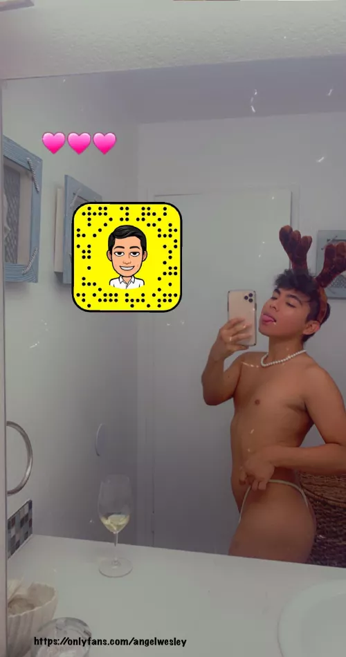 I think this thong went well with my deer antlers. 🤍🎅🏽