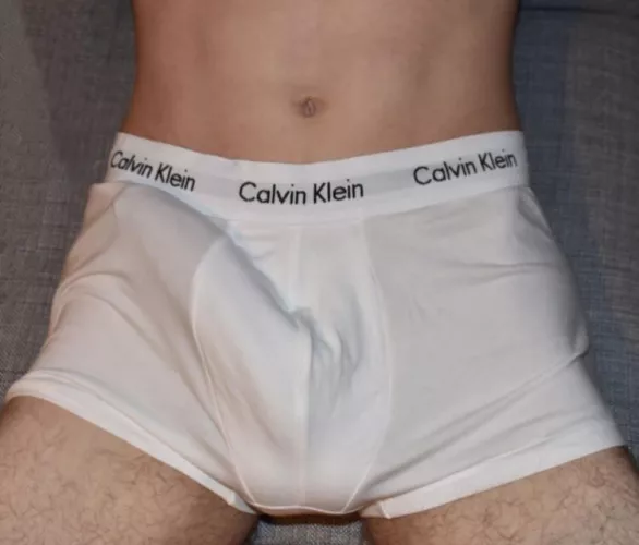 I think white ones looks good! What do you think?😰🍆