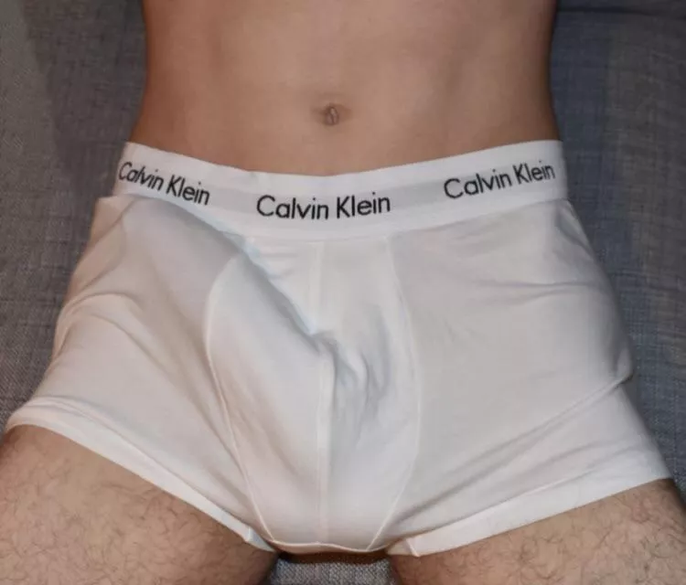 I think white ones looks good! What do you think?😰🍆