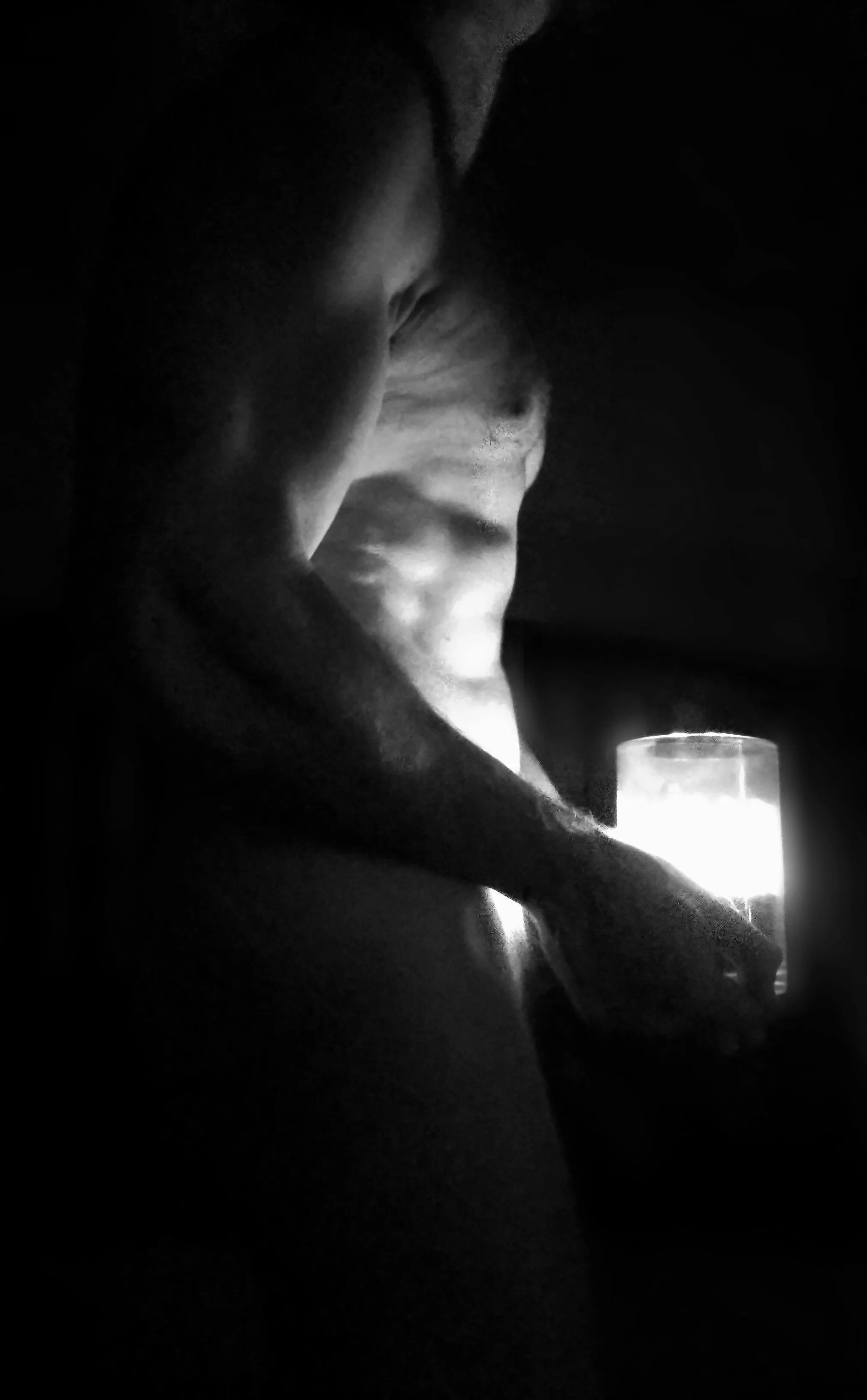 I thought this might make a good pencil sketch (m)(55)