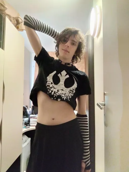 I thought you'd like a little tummy for Valentine's day, so I took care of it UwU