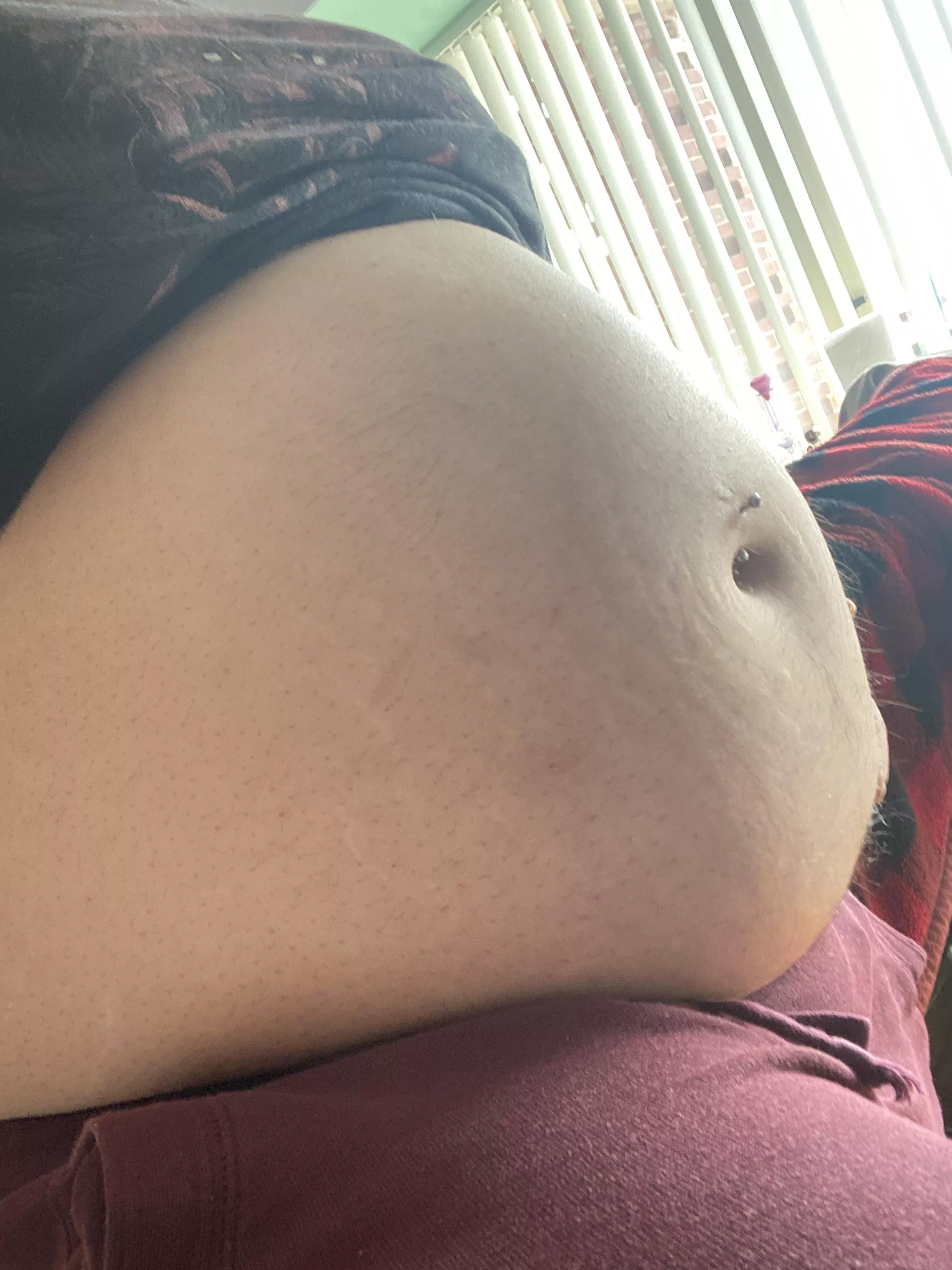 I told myself that I was only going to get stuffed once, but just one message has me eating snacks for a stranger again - belly filling, cunt wet 😈