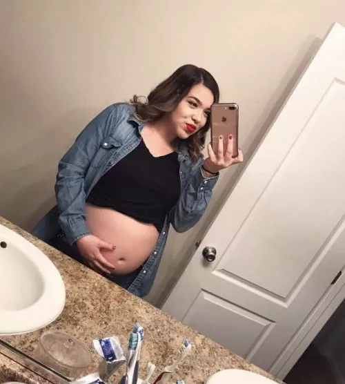 I took that deep creampie like a champ! lol 🥴🤷🏻‍♀️🤰🏻