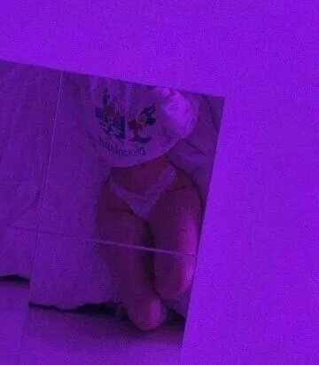 I tuck my dick to Look more Girly😘💖