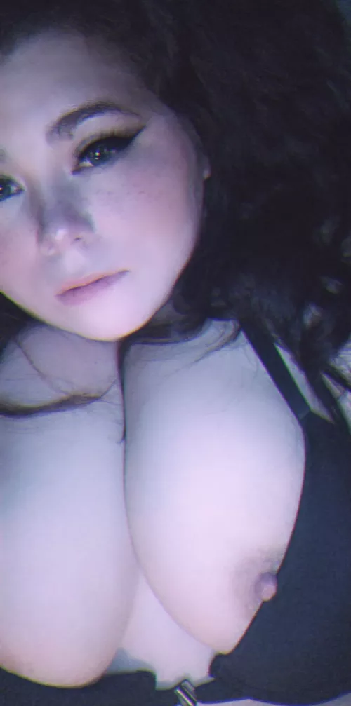 I wanna be your toy, because it's easy