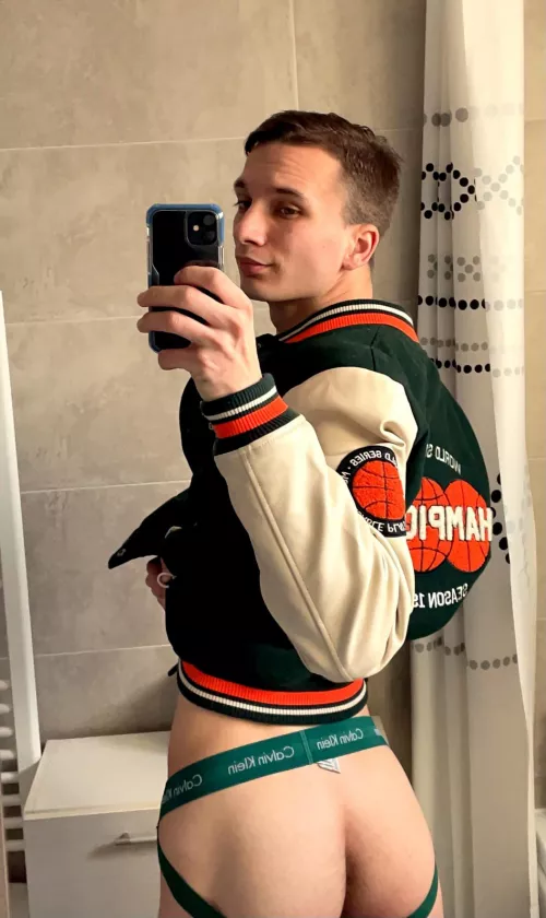 I wanna go like that just to buy some bread 🥖