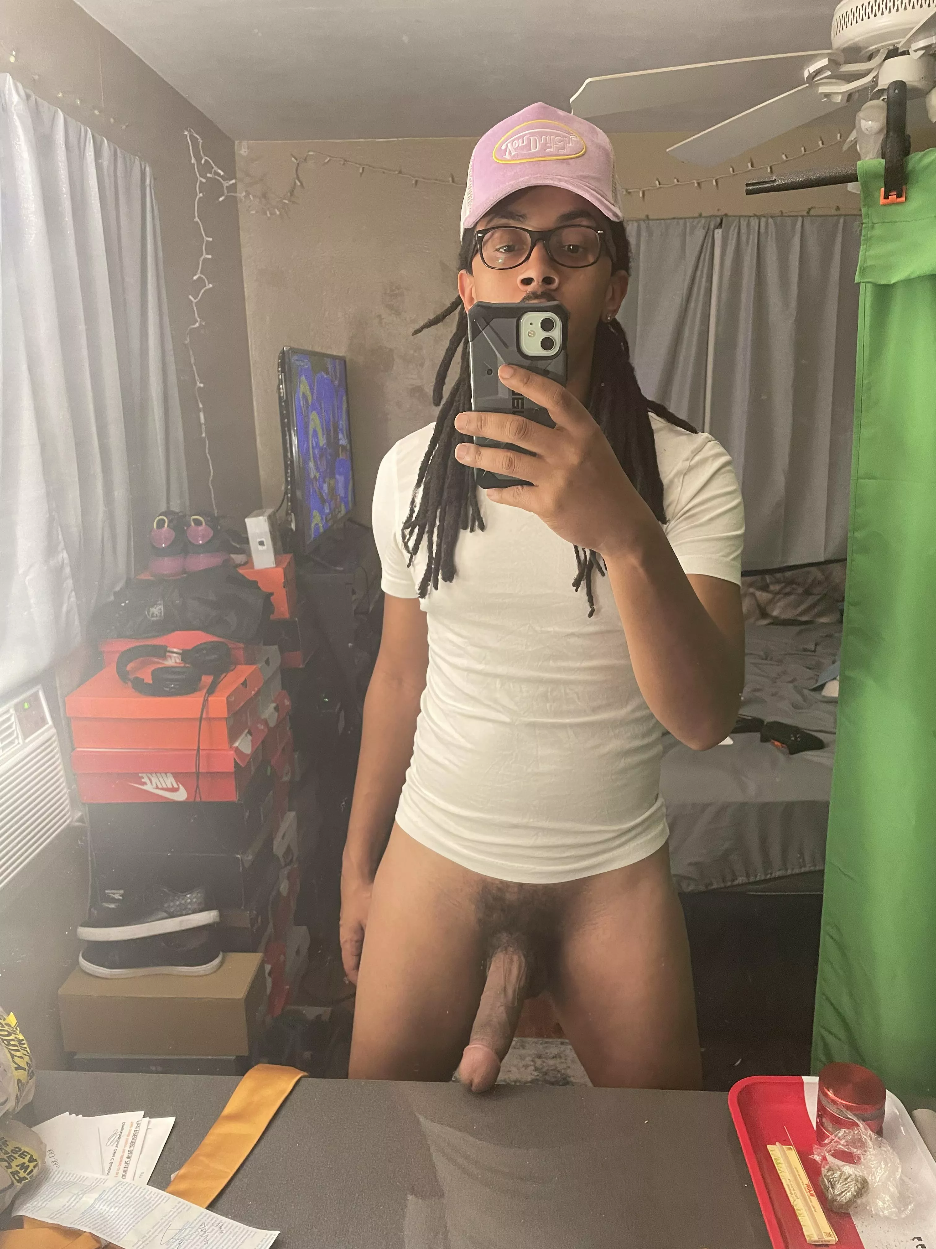 I wanna slut you out 👅💦, feed you 🍱👱🏽‍♀️🍔, and make sure you’re happy 💛💫