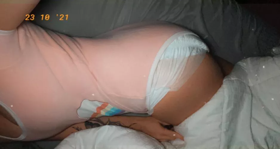 i want a daddy thatβll make me fill my diaper and make me leak before i get to get changed π₯Ί i want full diapy butt pats pweeaaassee