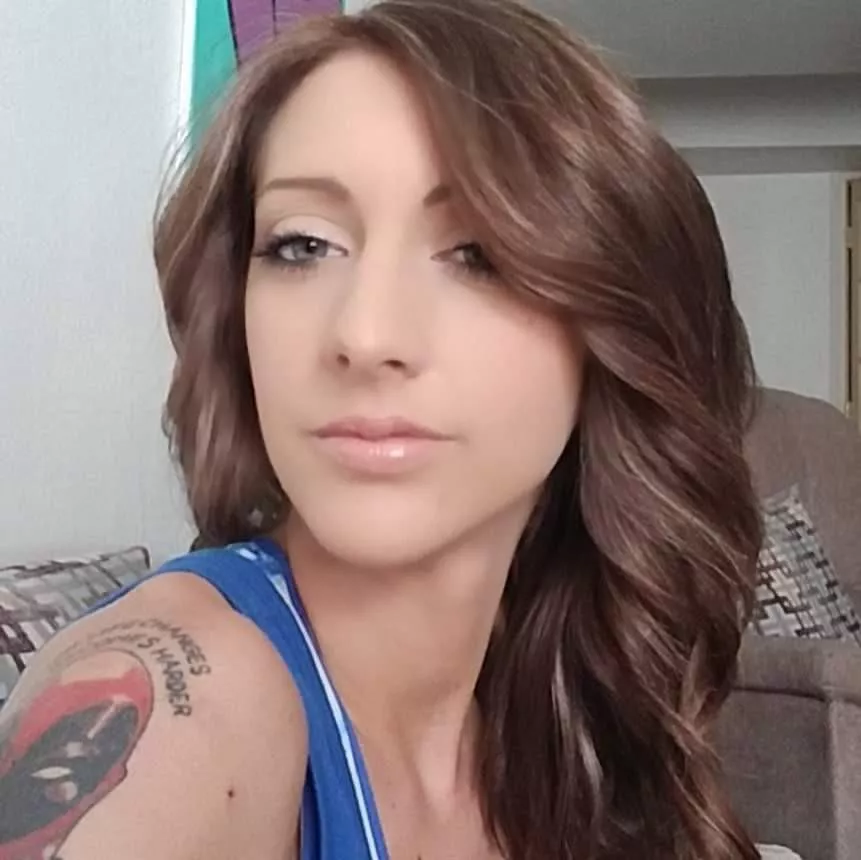 I want a nice stiff🍆 in between my lips