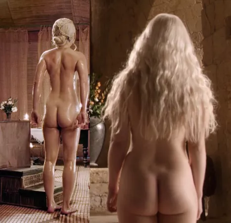 I want Emilia Clarke to aggressively ride my face while she's in character as Daenerys