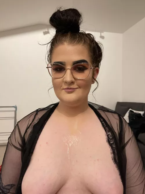 I want more cum on me, it’s not enough!!