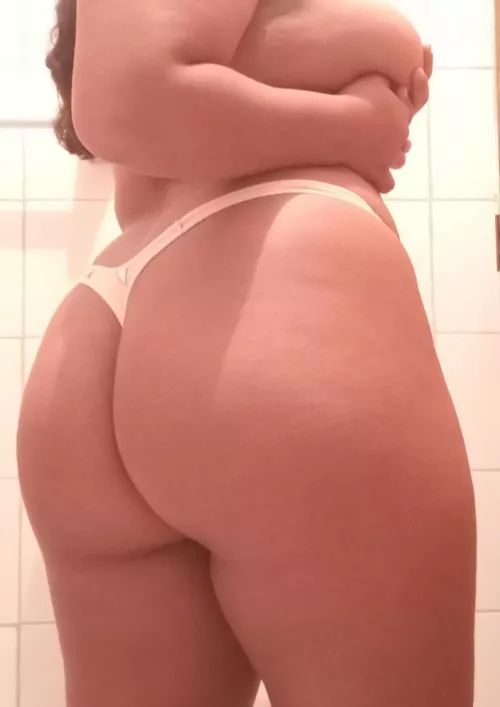 I want my buttocks to bounce on top of you 🍑💦