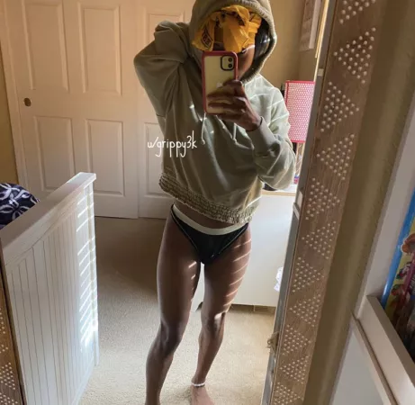 I want my pussy ducked and a dick down my throat. 😈😩