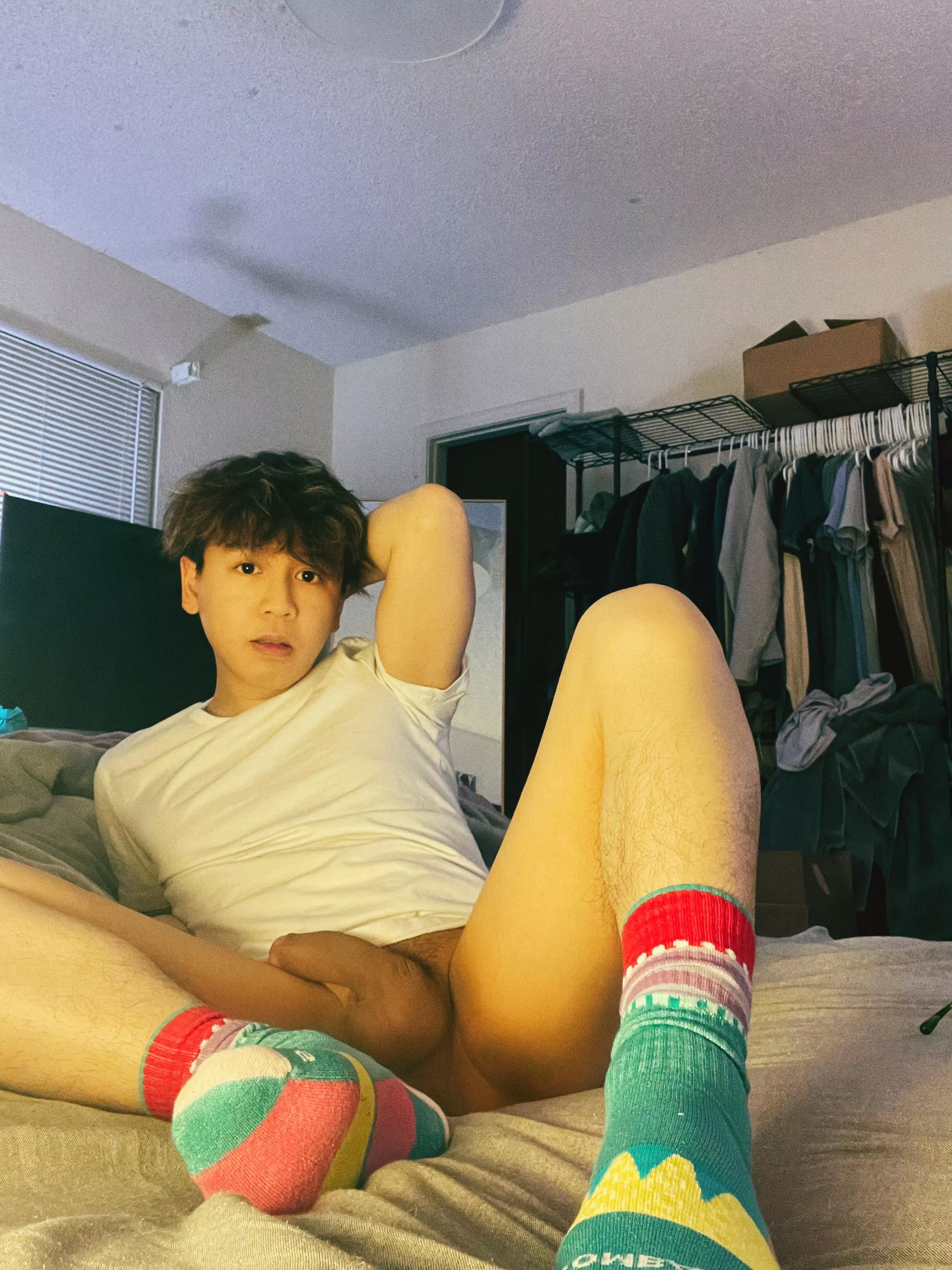 i want somebody to suck on my balls :3