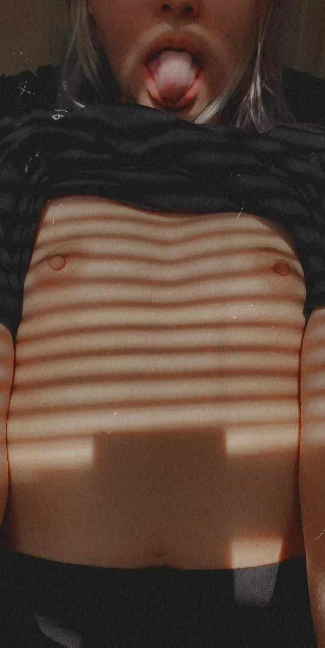 I want someone to send my titty pics to I want someone to send my titty pics to