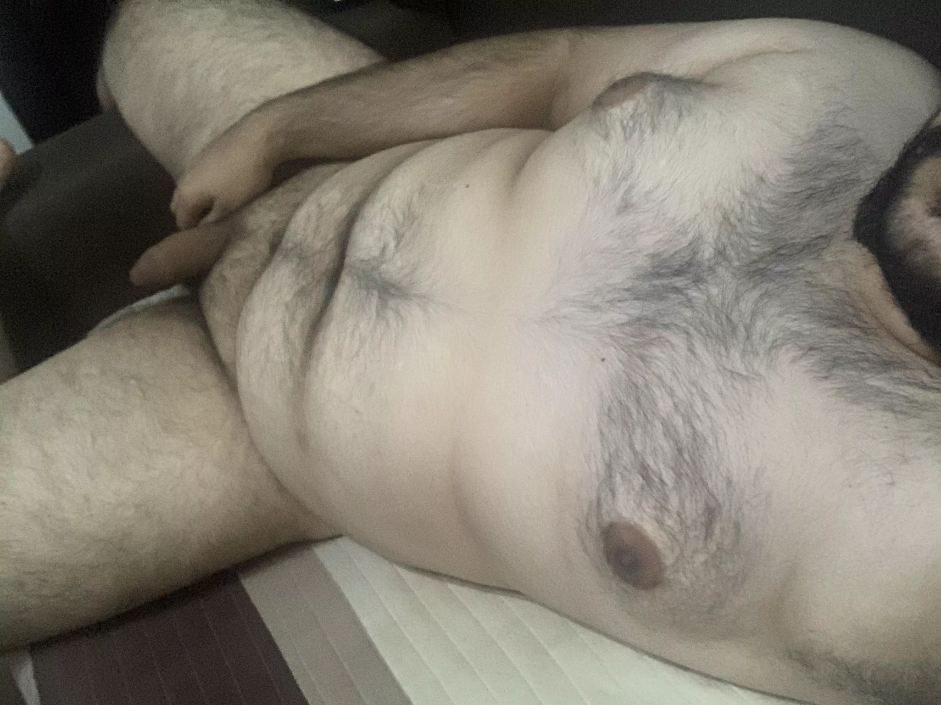 I want someone who would kiss every inch of my body 😍