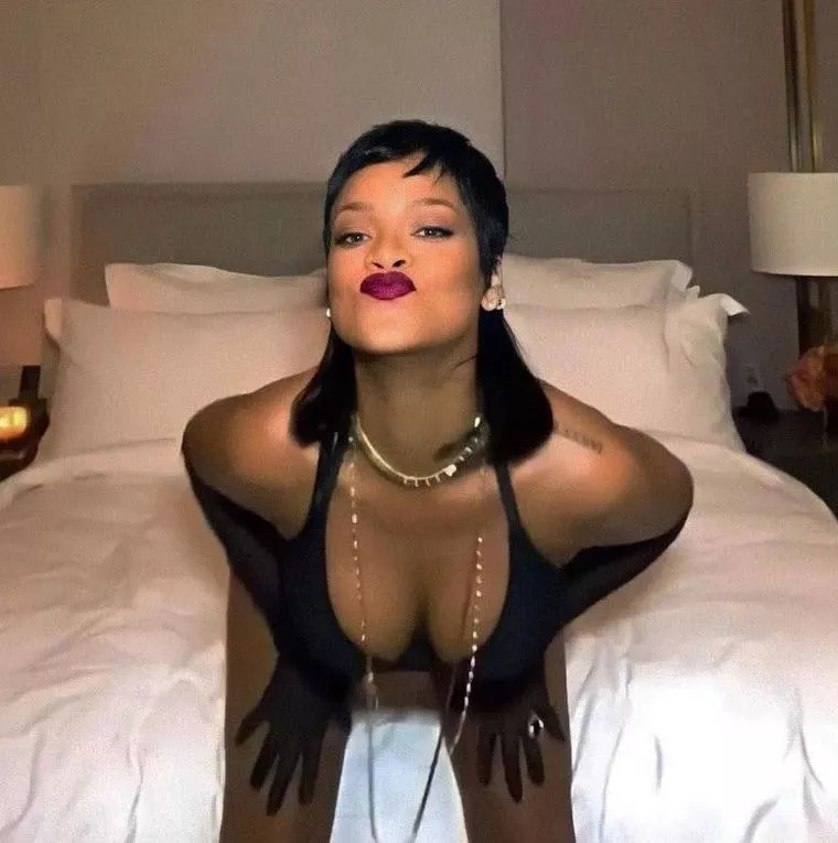 I want t submit to goddess Rihanna I want t submit to goddess Rihanna