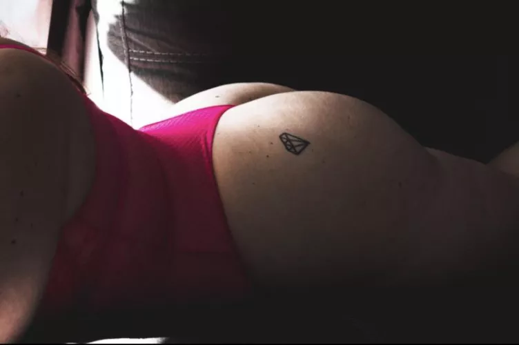 I want that type of romance where you hold hands when heβs eating your π too much too ask??