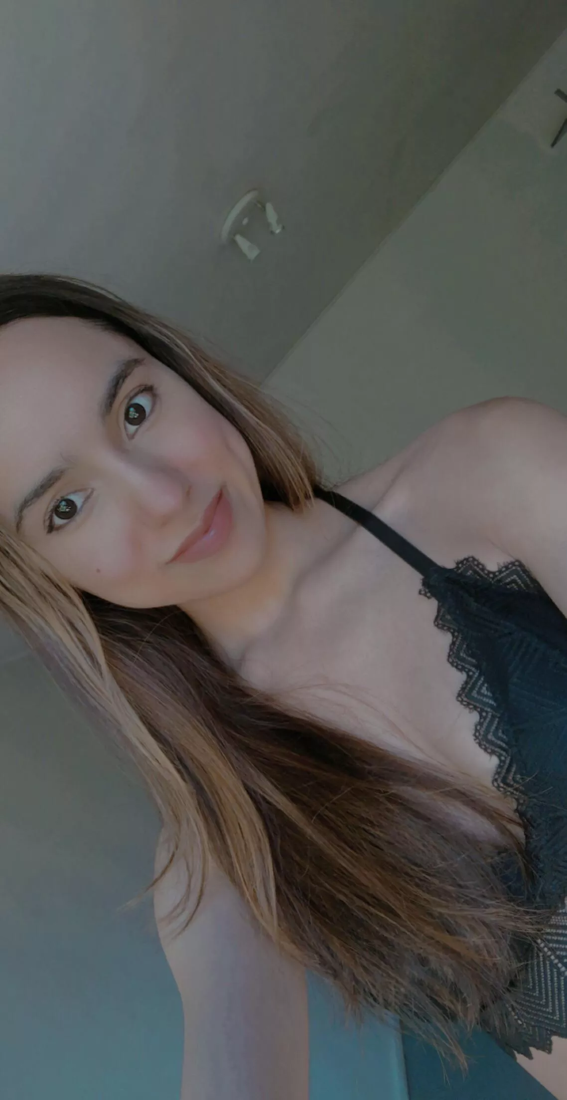 I want to make you happy here 😄 (f20)