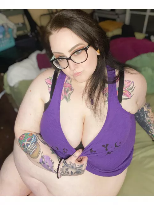 I want to play with you…if you’re wondering if I’m talking about you, I am 😏😈