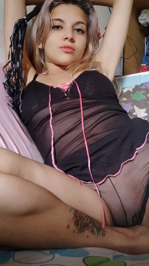 I want to sit on your face and hear you beg to let you breathe 😈 you must always be ready to serve me [Domme]