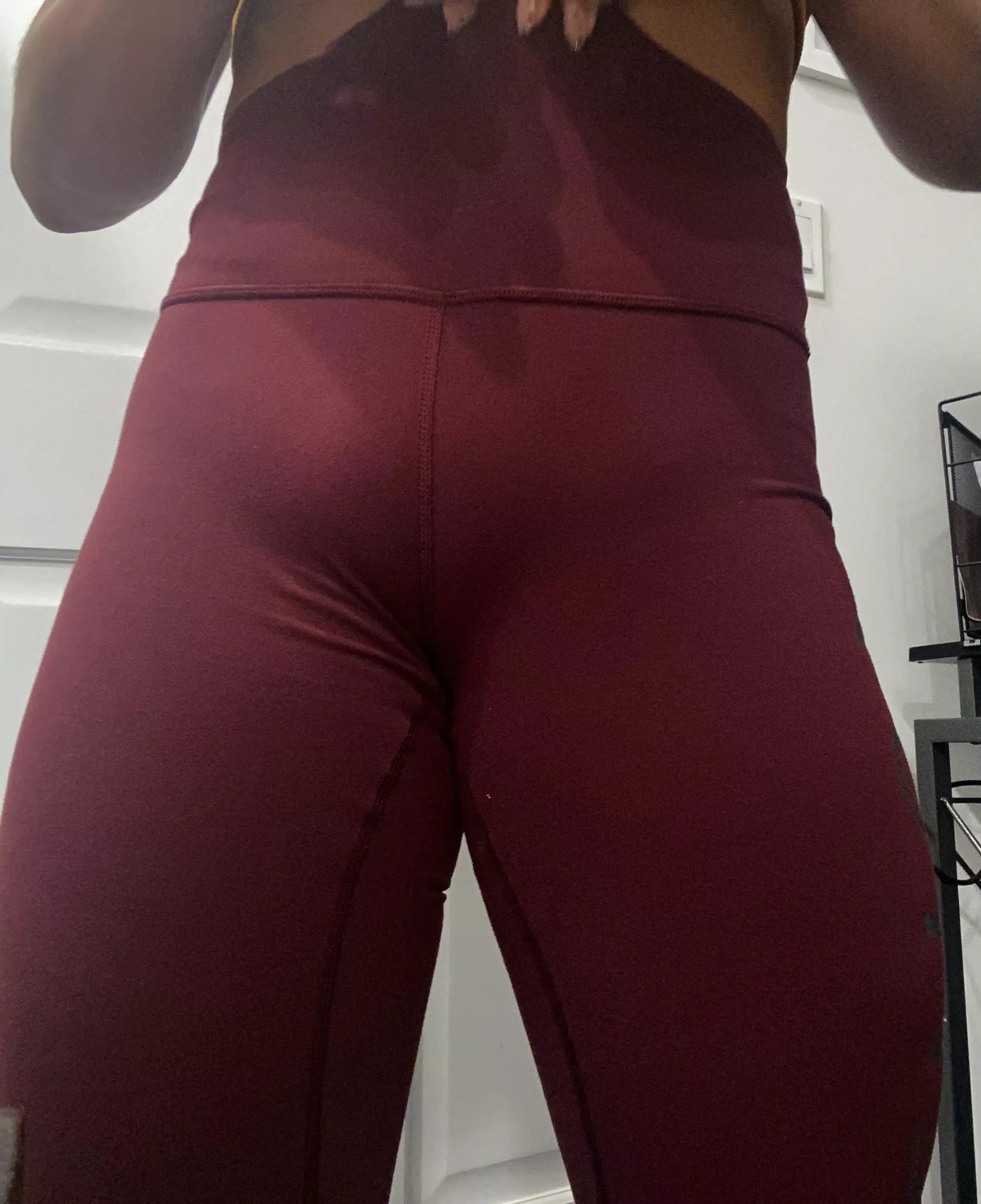 I want to squat in someone’s face 🤗