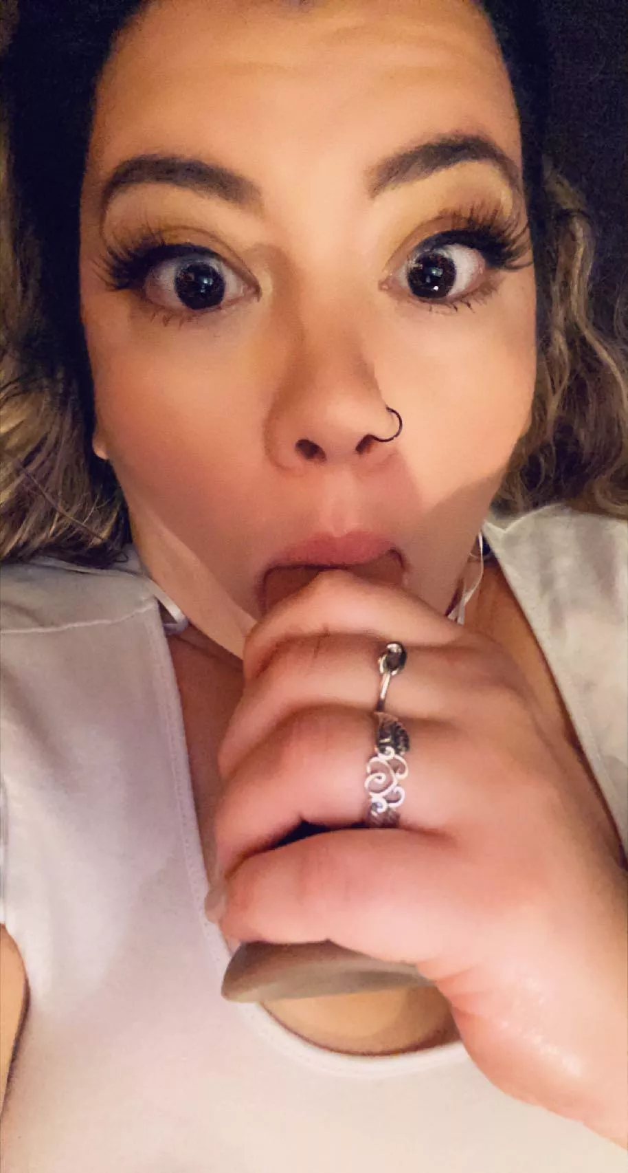 I want you in my mouth, don’t tell my hubby 🤫 I want you in my mouth, don’t tell my hubby 🤫