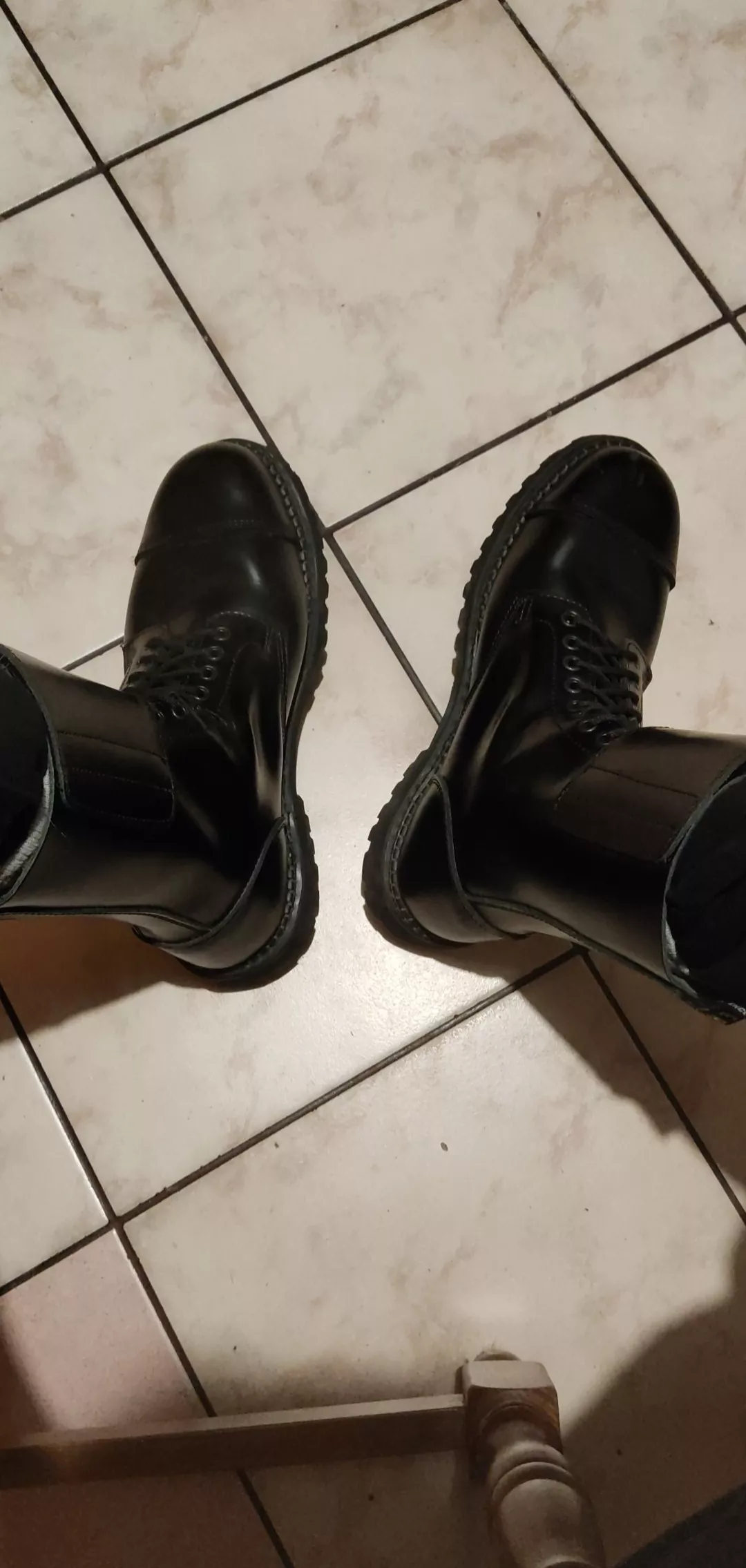I wanted to see how my pants look like boots and though why should I post it