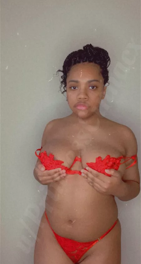 ❥ I was mad my nipples kept popping out