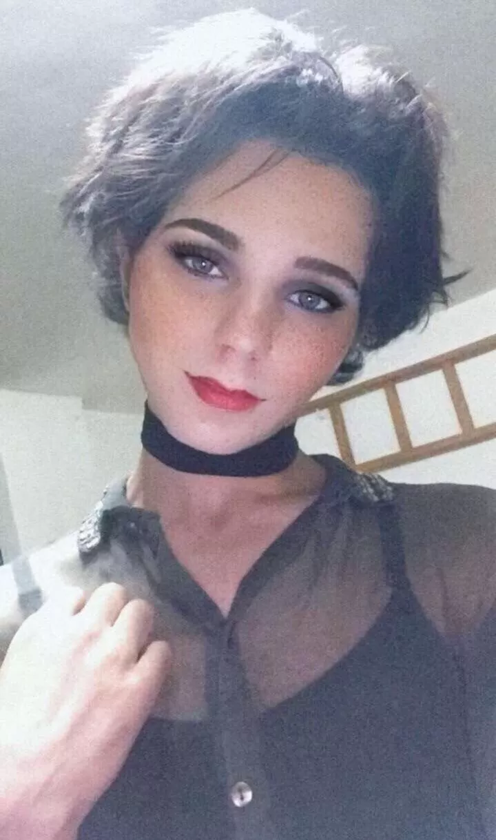 I went to use the FaceApp but it already assumed that i was a girl so I ended up just putting makeup on 😅