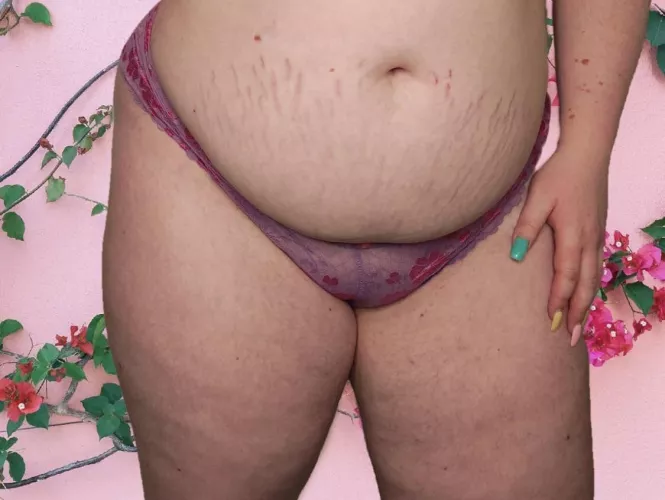 I wish I could stuff myself to the brim rn and make my stretch marks more bigger and my belly ☺️ 🤤 🐷 I’m I totally worth to be your? 🐷