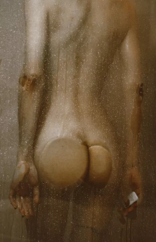 I wish it was you who my ass were pressing against.. [f] [oc]