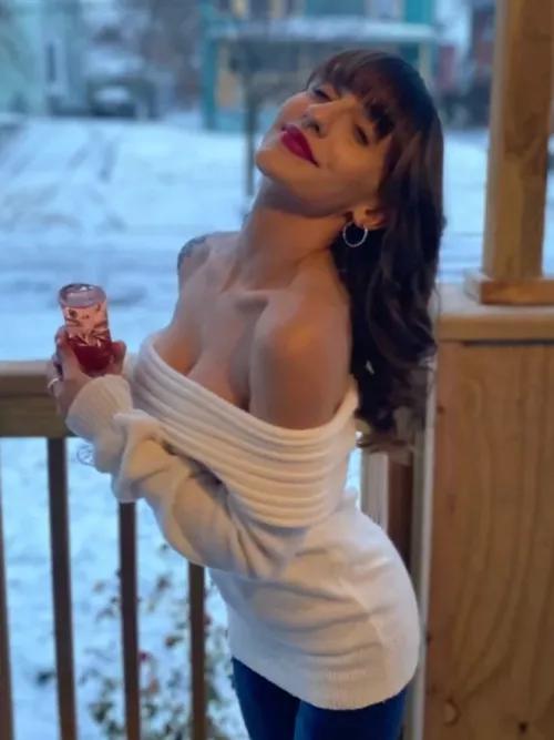 I wish that sweater would slip down a bit 😏