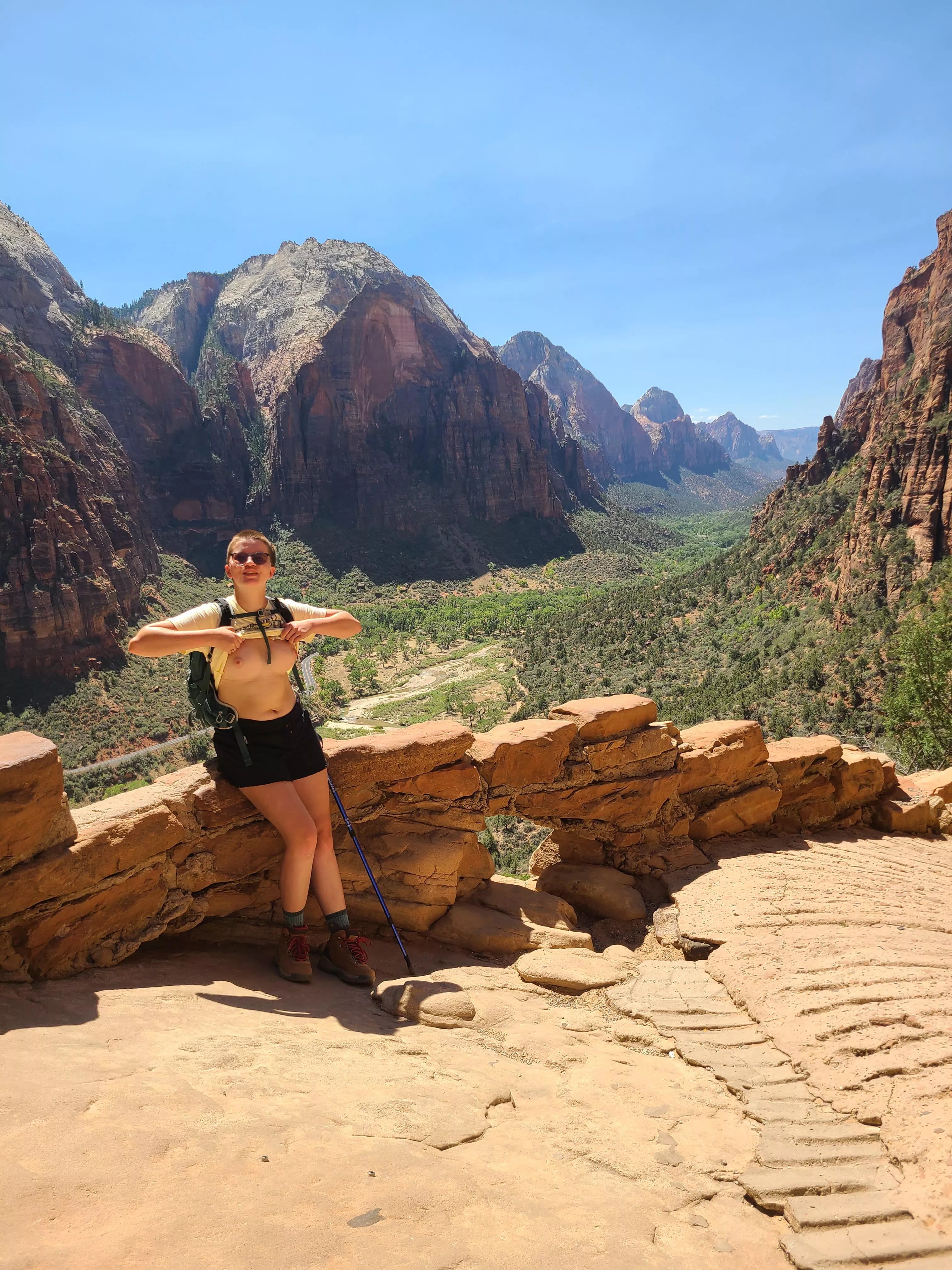 I wonder how many hikers saw me from down below or up above. I wonder how many hikers saw me from down below or up above.