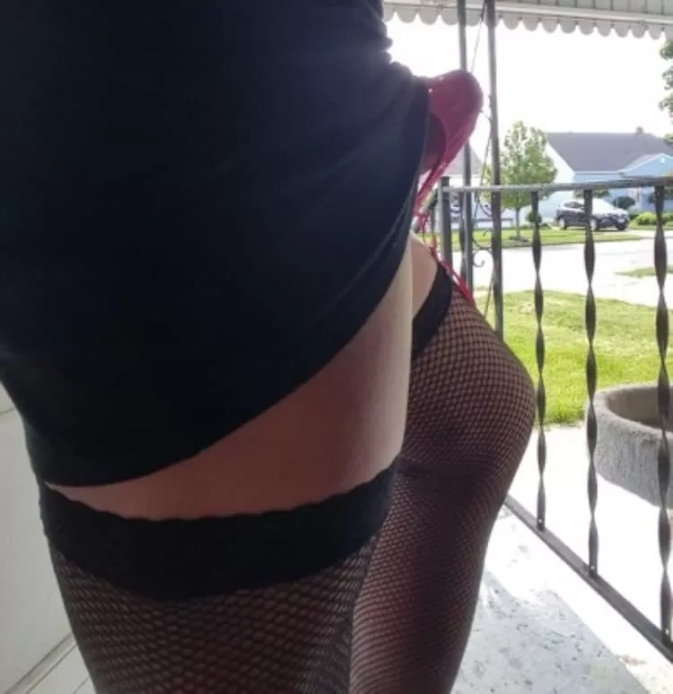 I wonder if any neighbors saw!