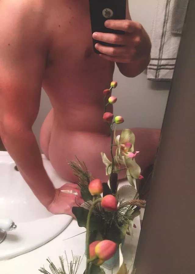 I wonder if she’ll ever know my asshole was on her sink I wonder if she’ll ever know my asshole was on her sink