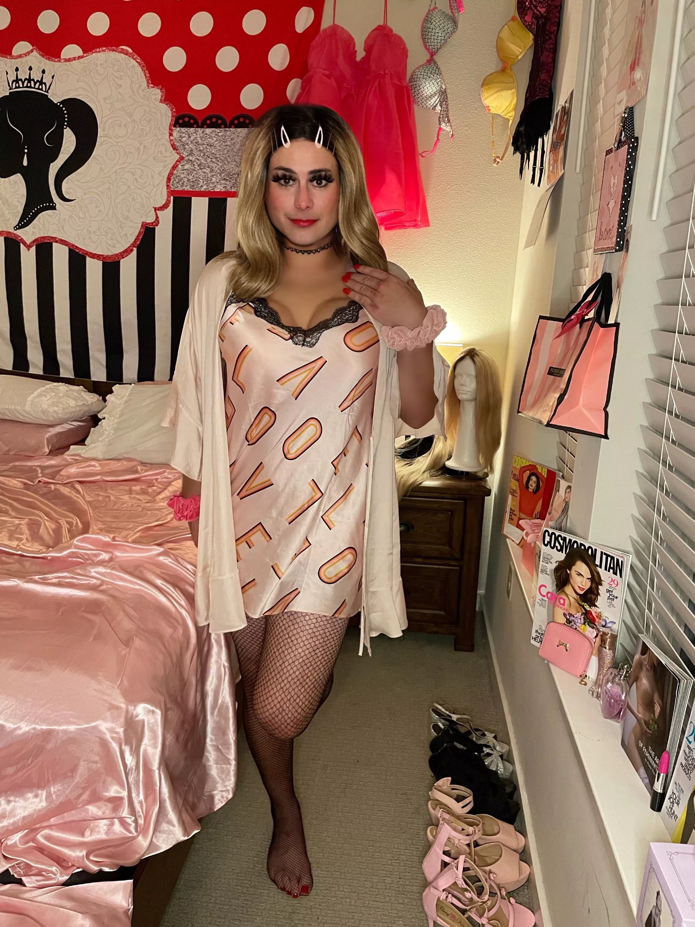 I wonder what my mother would think if she me saw me like this!! Who would’ve thought her “normal boy” is actually a total sissy girl!? 💁🏼♀️ I wonder what my mother would think if she me saw me like this!! Who would’ve thought her “normal boy” is actually a total sissy girl!? 💁🏼♀️
