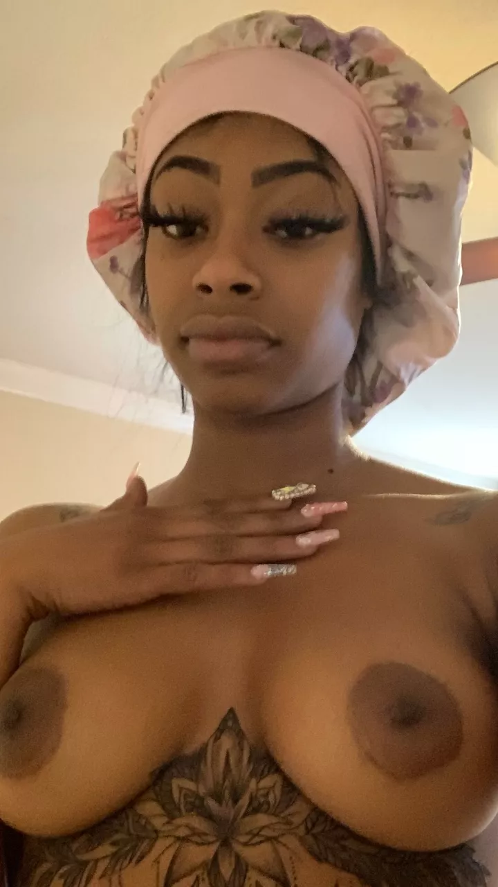 I woudln't midn at all if she came to bed with her bonnet on.... I woudln't midn at all if she came to bed with her bonnet on....