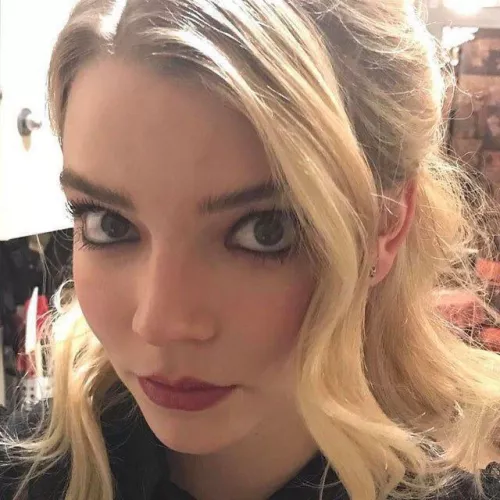 I would absolutely do anything to have the chance to get a nice slow sensual blowjob from Anya Taylor-Joy.