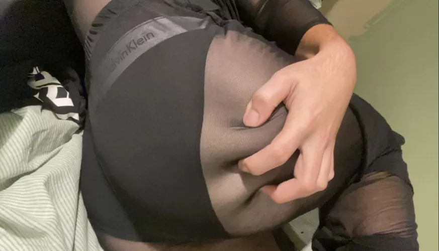 I would love for my booty to be drawn