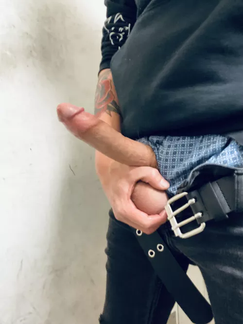 I would say my balls are more than a handful 😈