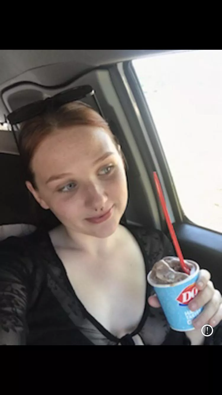 ice cream 🥰🥰 message me to see details 😏 dms welcome to all! I take request. ice cream 🥰🥰 message me to see details 😏 dms welcome to all! I take request.