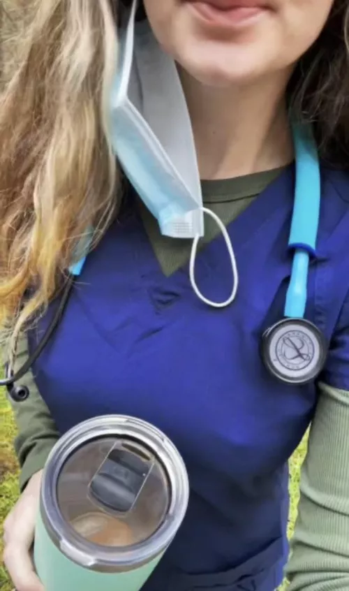 Iced coffee, iced nipples! ❄️⚕️👩🏼⚕️
